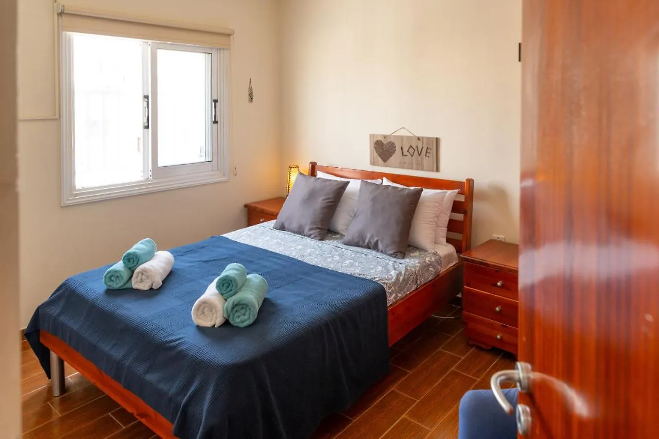 Stay Gold Feathers Apartment Айя-Напа