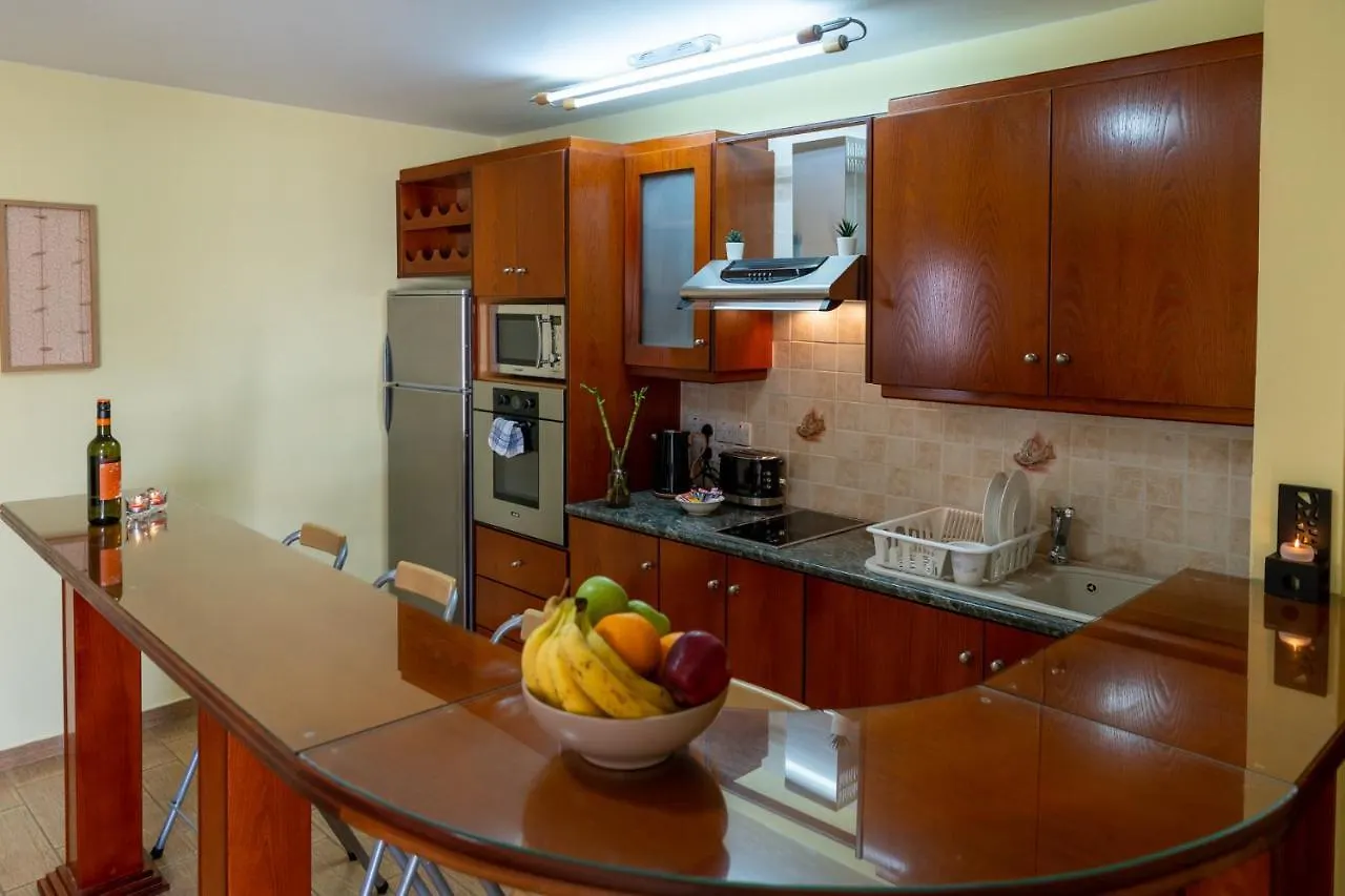 Stay Gold Feathers Apartment Айя-Напа