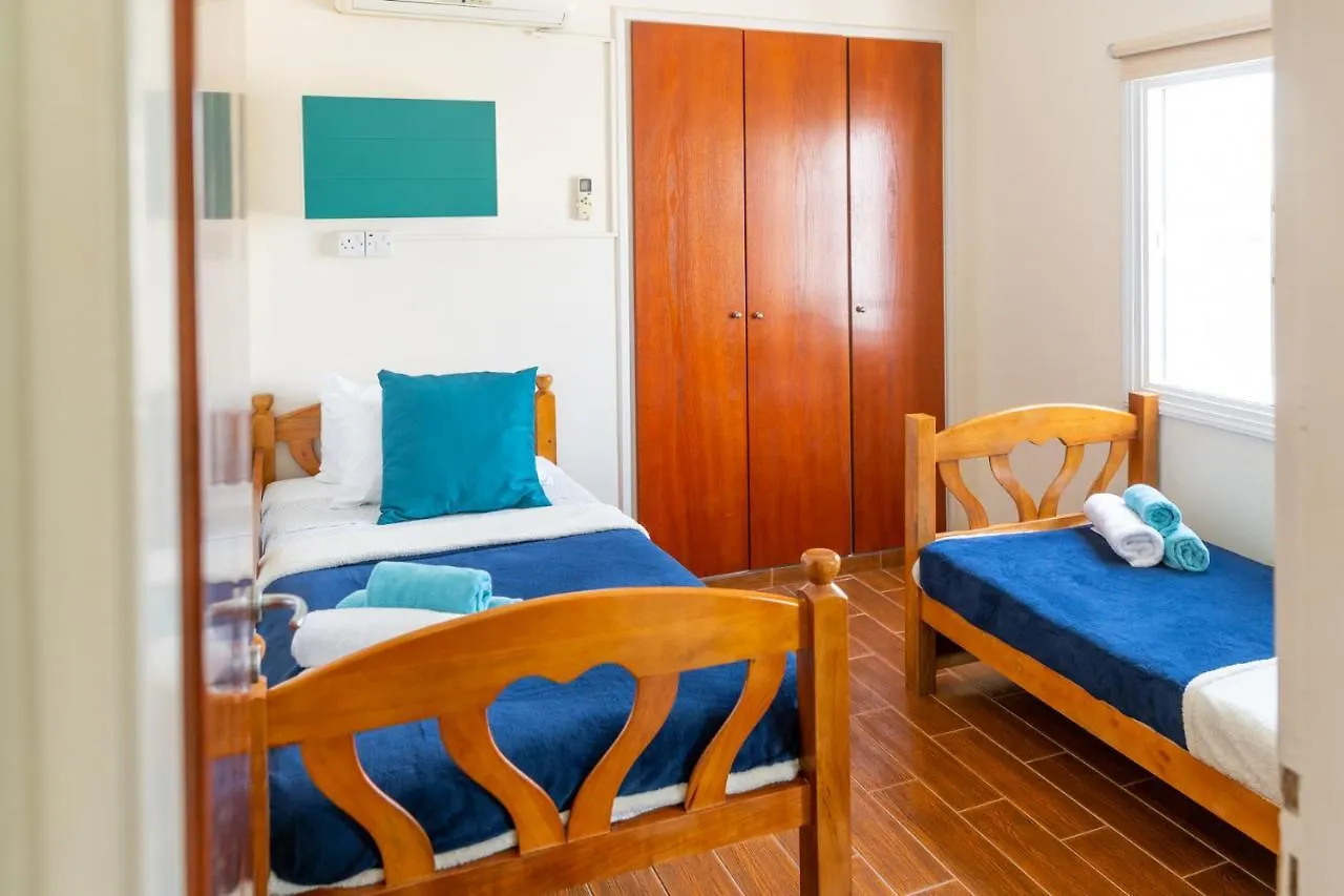 Stay Gold Feathers Apartment Айя-Напа