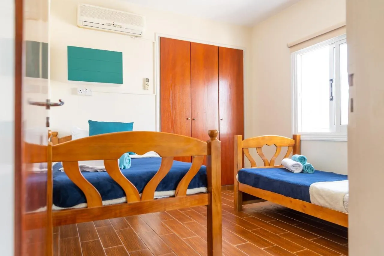 Stay Gold Feathers Apartment Айя-Напа