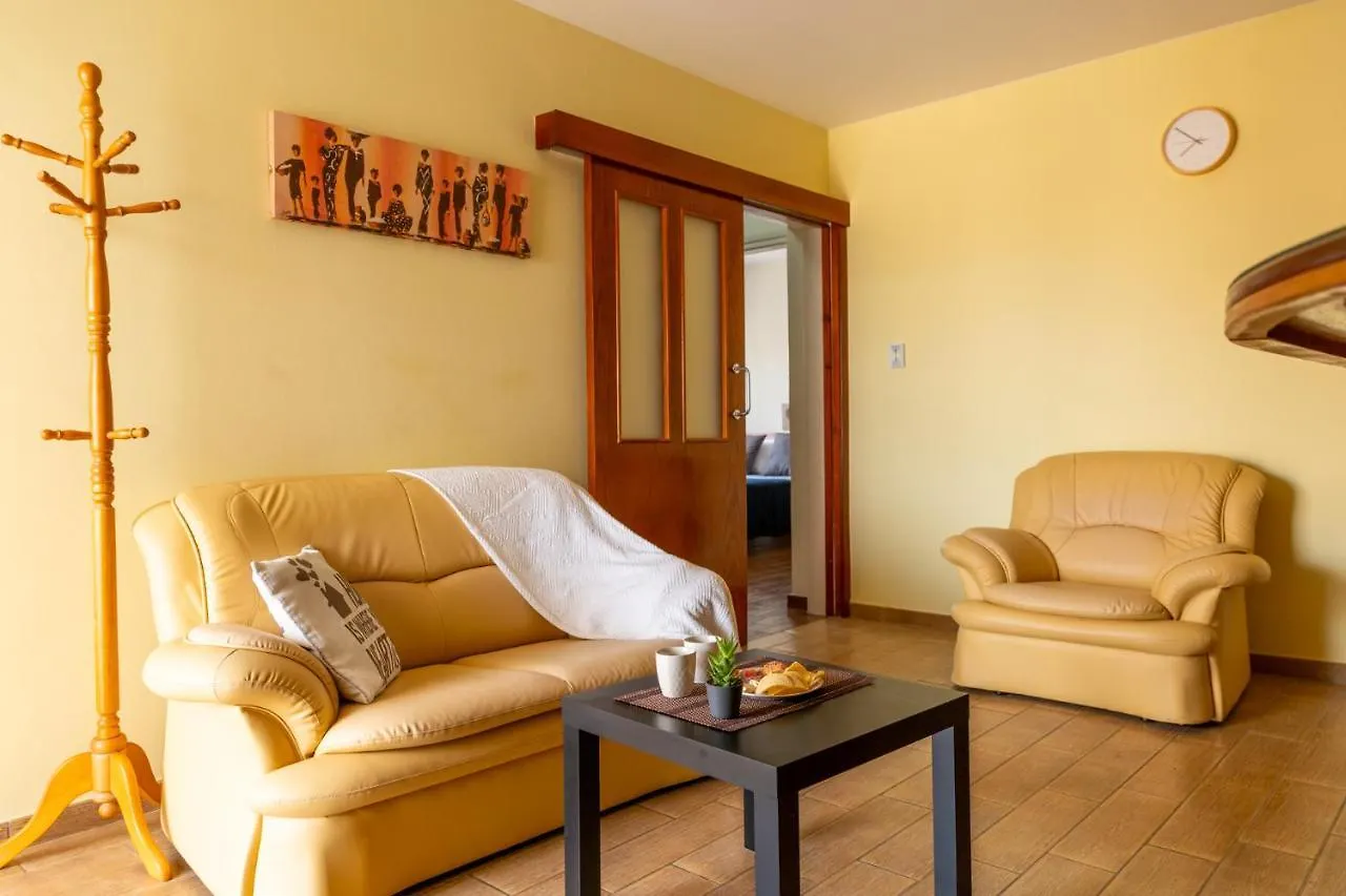 Stay Gold Feathers Apartment Айя-Напа 0*,