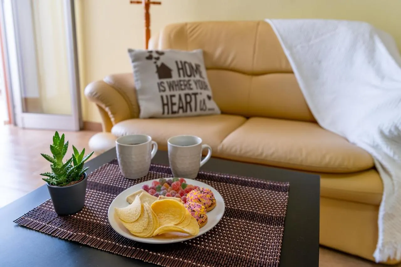 Stay Gold Feathers Apartment Айя-Напа Кипр