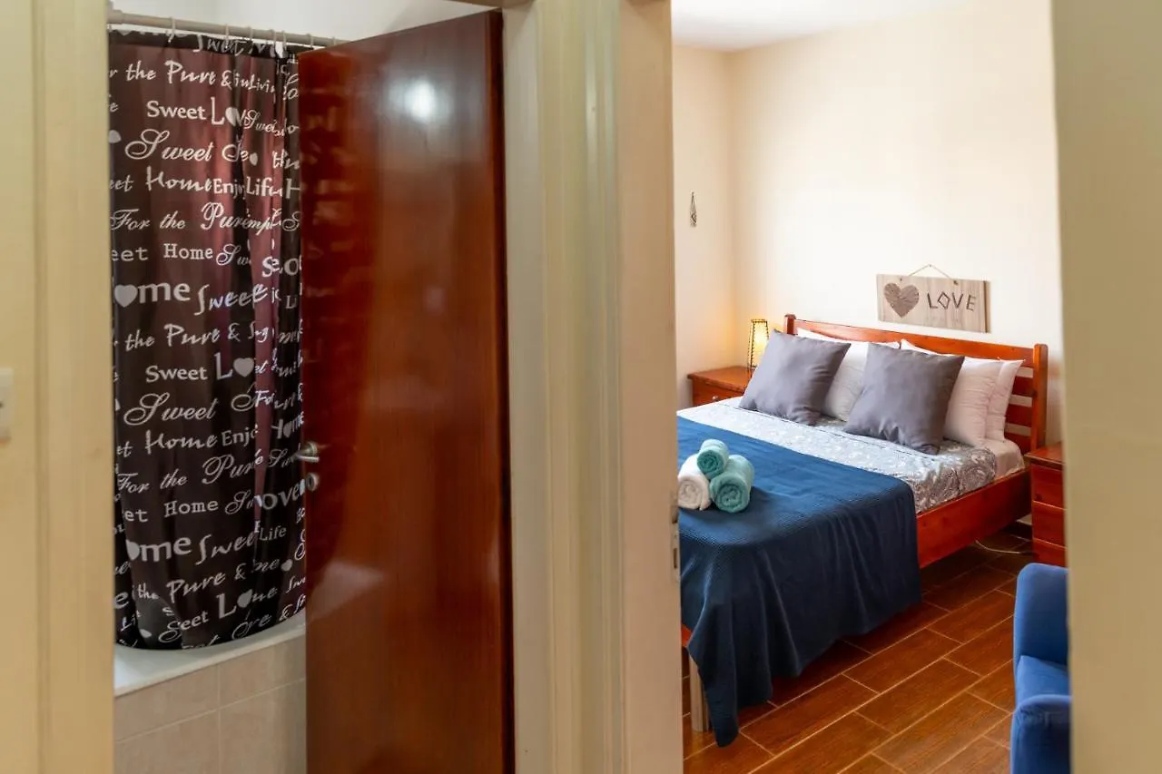 Stay Gold Feathers Apartment Айя-Напа