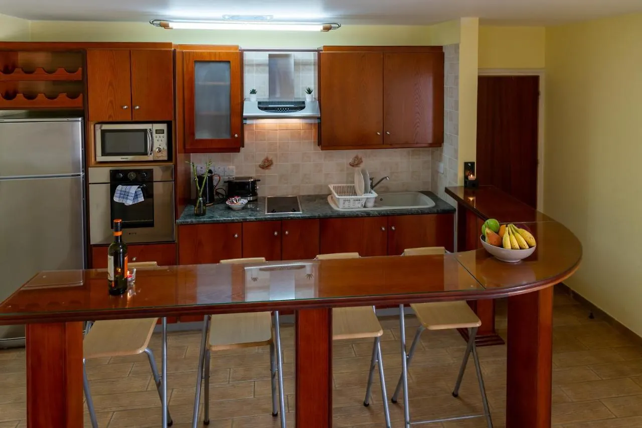 Stay Gold Feathers Apartment Айя-Напа