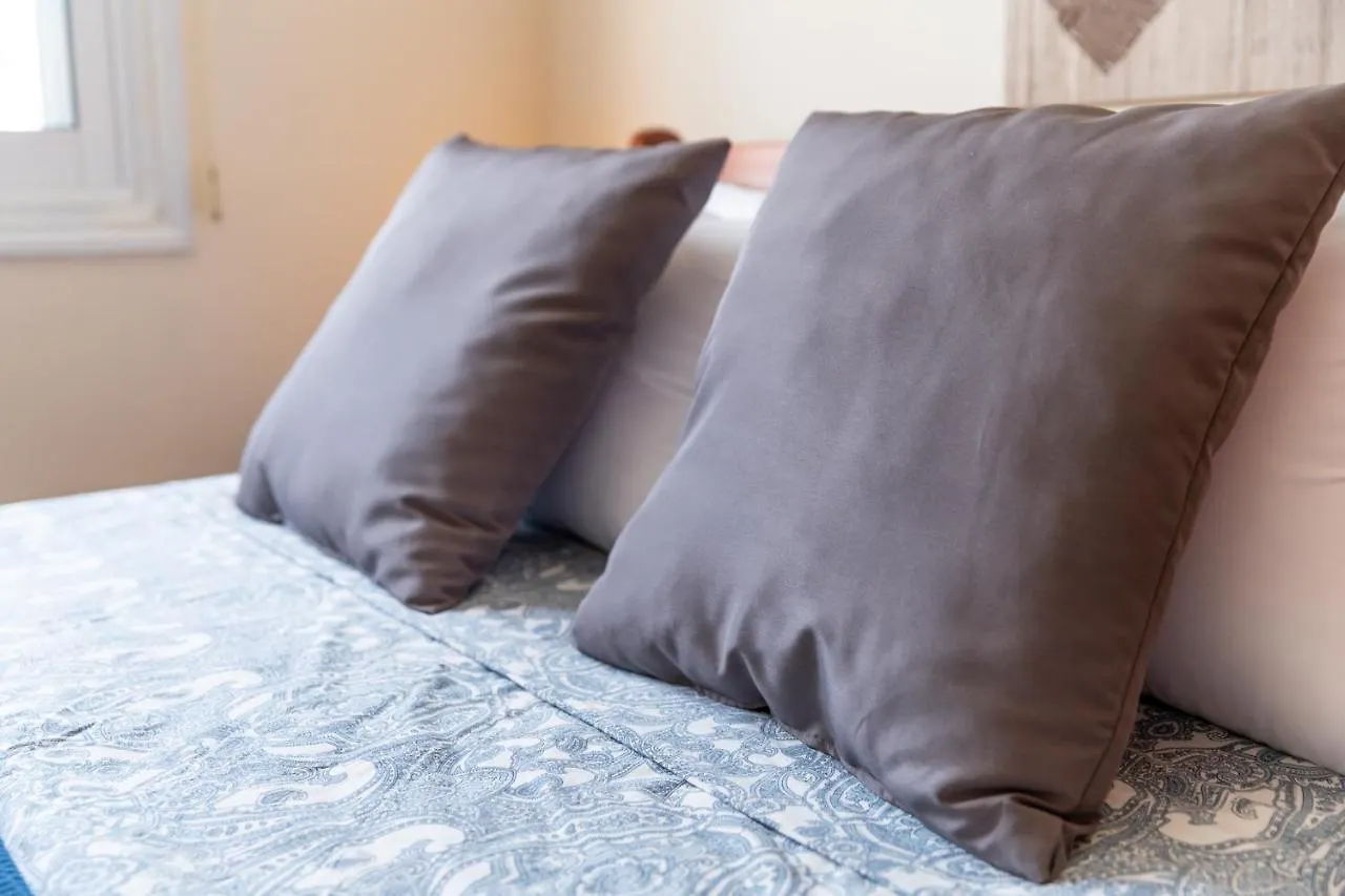 Stay Gold Feathers Apartment Айя-Напа